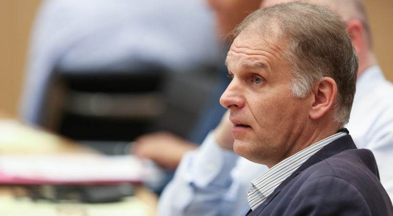 Alain Destexhe réagit à la plainte de l’ULB contre lui dans l’affaire Rima Hassan : “Cherchez l’erreur !”