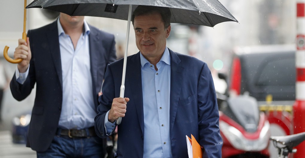 cdH chairman Benoit Lutgen arrives for a meeting between the chairmen of French-speaking Christian democrat humanist cdH, French-speaking green party Ecolo and French-speaking liberals MR in Brussels, Thursday 06 July 2017. cdH invited other parties to find new majorities without socialists in regional governments. BELGA PHOTO NICOLAS MAETERLINCK