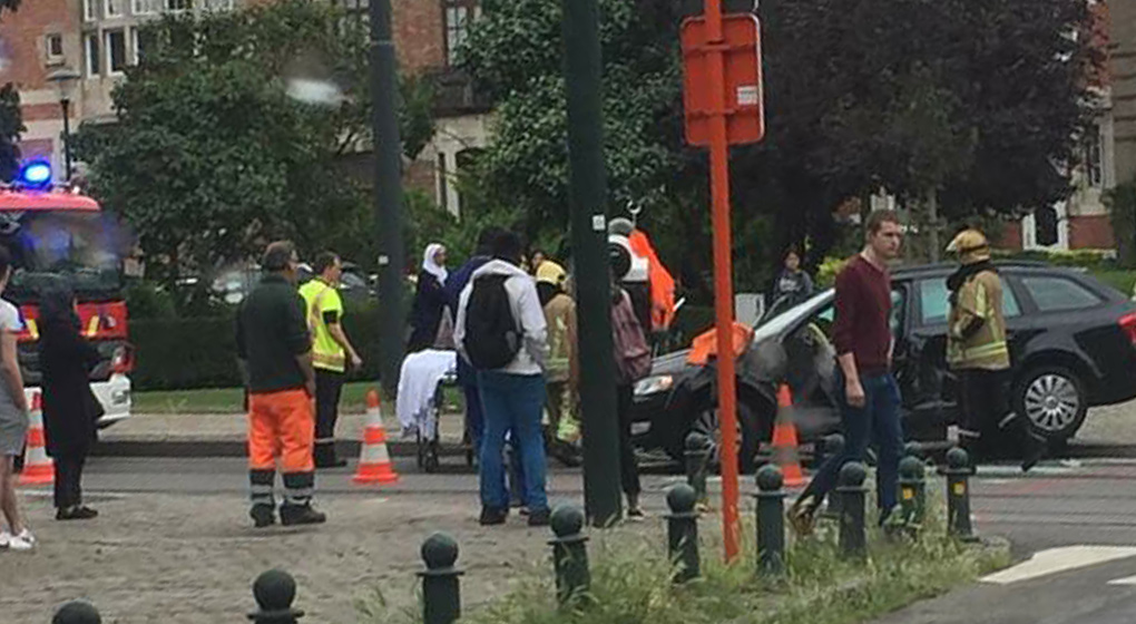 Ixelles : un blessé léger après un accident entre un tram et une voiture - BX1