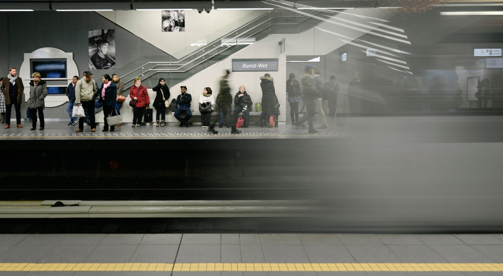 Alerte levée à la station Arts-Loi : la station rouvre aux voyageurs - BX1