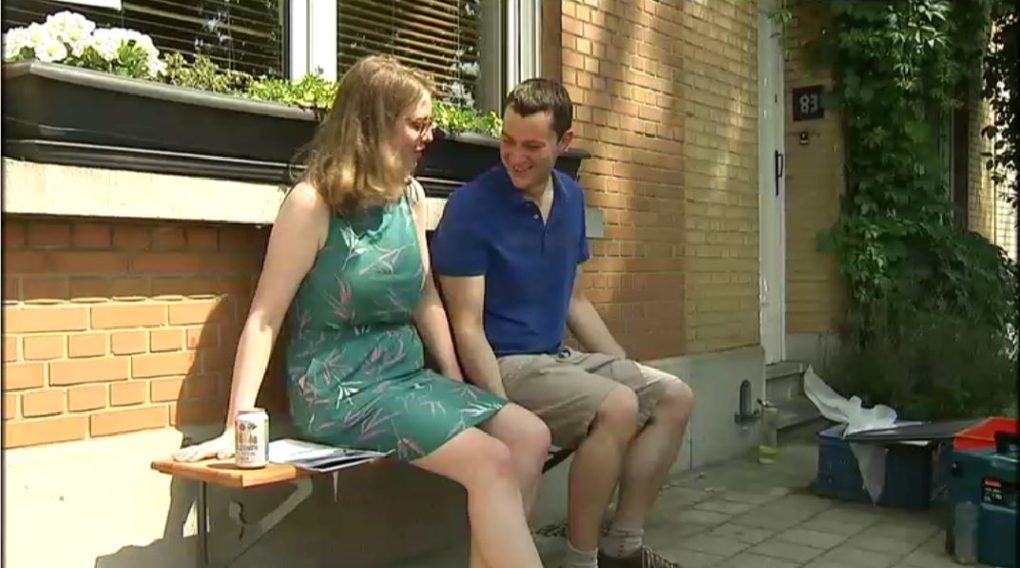 Des bancs de façade installés à Jette pour créer un lien social