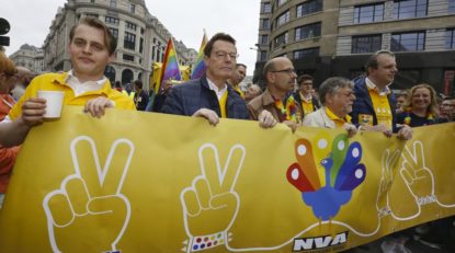 Cinq personnes interpellées après s'en être pris au char N-VA à la Pride Parade - BX1