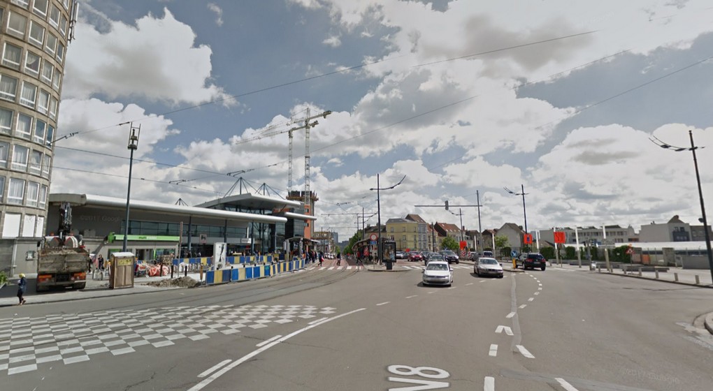 Molenbeek : un container menace la construction d'un bâtiment sur la chaussée de Ninove