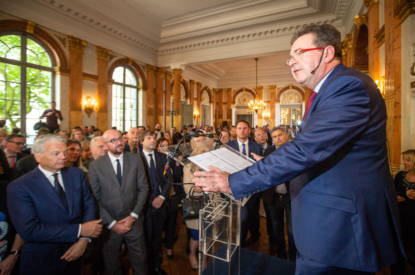 réunion des politiques à Bruxelles pour la 29e fête de l'Iris - BX1