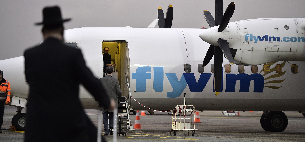 Avion VLM Airlines à l'aéroport d'Anvers