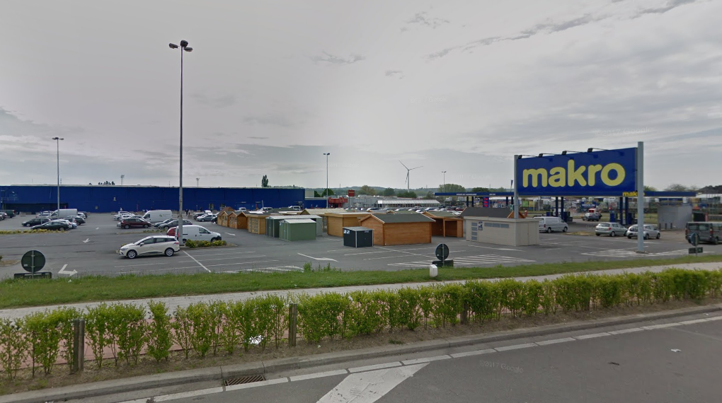Makro, parking - BX1