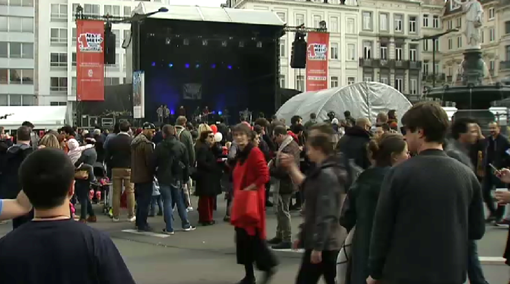 La place Rouppe en fête pour le 1er mai des organisations syndicales - BX1