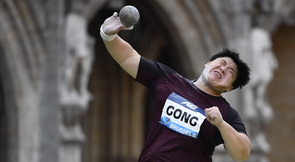 Lancer du poids Dame - Grand Place Bruxelles - Belga Dirk Waem
