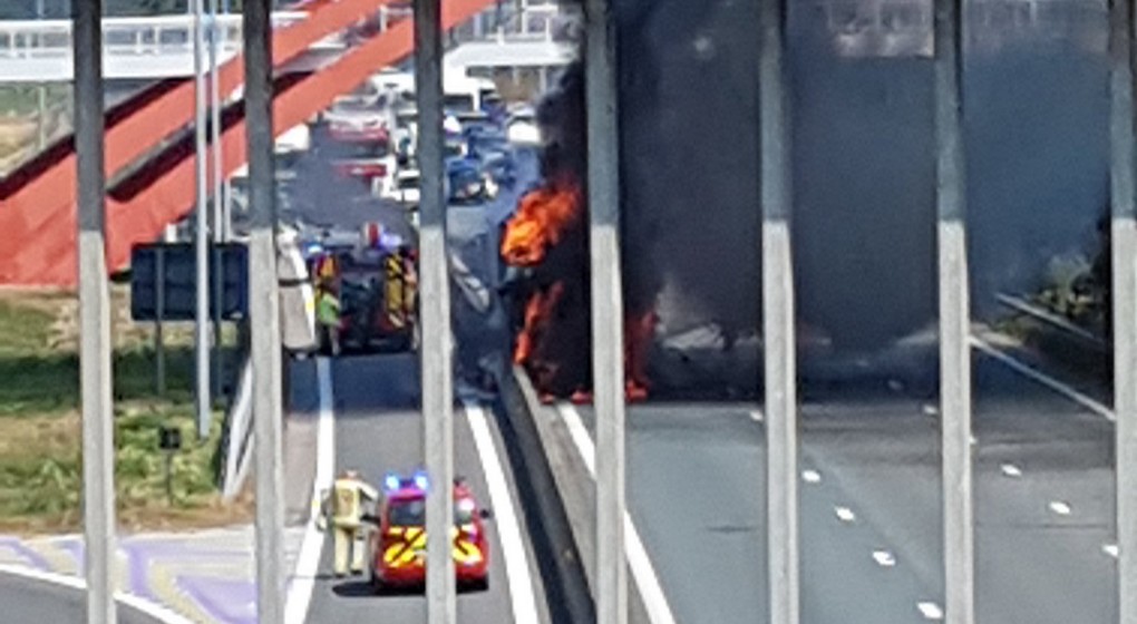 Camion en feu - E19 Machelen
