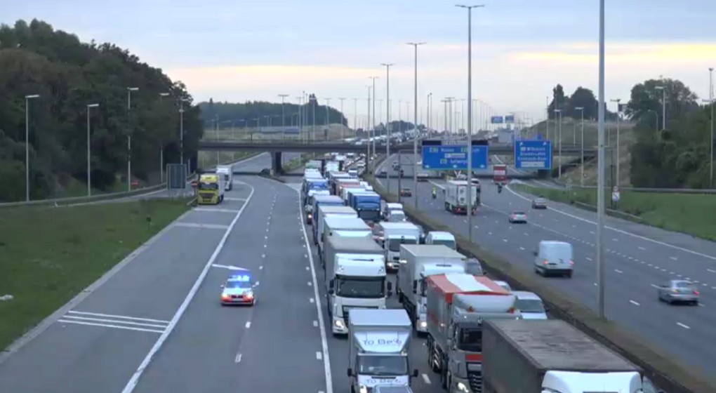 Ring Bruxelles - Embouteillages après accident 03092018 - BX1