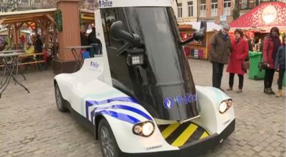 Voiture Police Futuriste - Marché Noël bruxelles - BX1