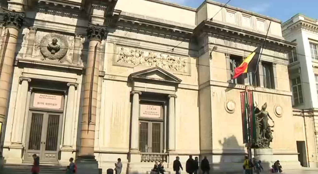 Drapeaux en berne Notre-Dame - Musées royaux des Beaux-Arts