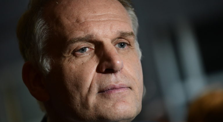 L’ULB porte plainte contre Alain Destexhe pour incitation à la haine : “Une stigmatisation intolérable”