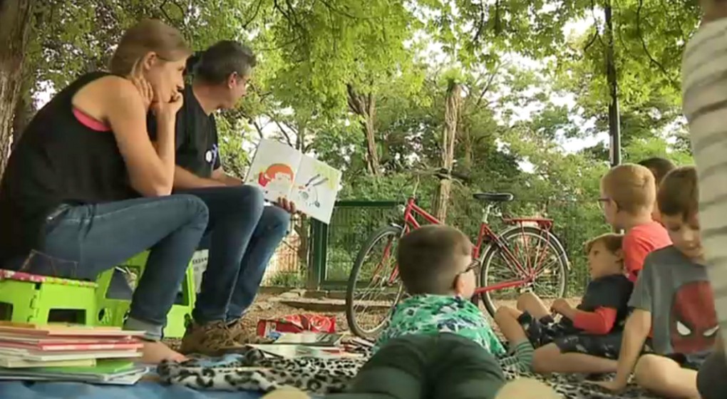 Lire dans les parcs Forest - Enfants - BX1