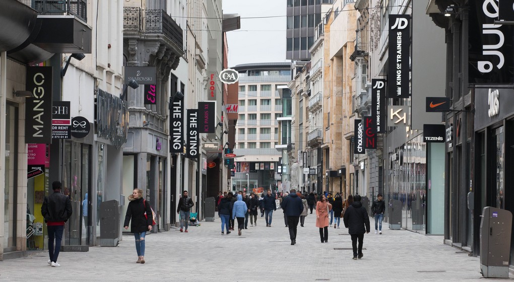 Rue Neuve vide - Magasins fermés Coronavirus - Belga Nicolas Maeterlinck