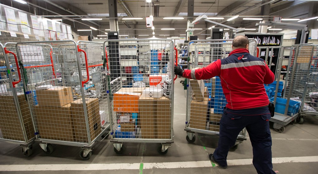 Livraison colis lettres Bpost - Belga Nicolas Maeterlinck