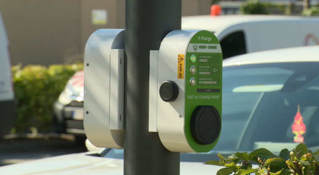 Borne de recharge véhicules électrique sur poteau d'éclairage Test Sibelga - Capture BX1