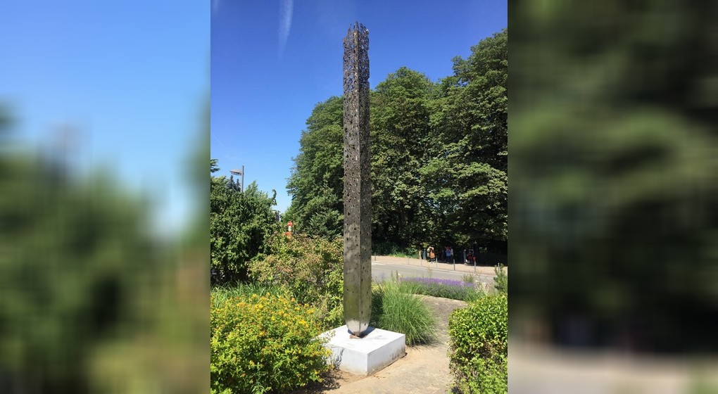 Totem Jean-Henri Compère - Rond-point Chazal - Photo Commune de Schaerbeek