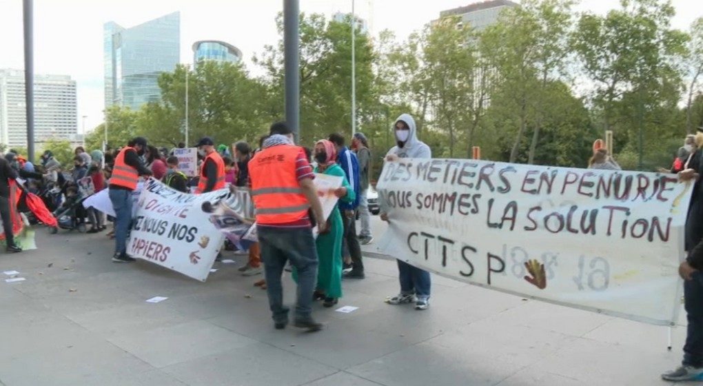 Manifestation pour enfants sans papiers Bruxelles 28082020 - Belga Video