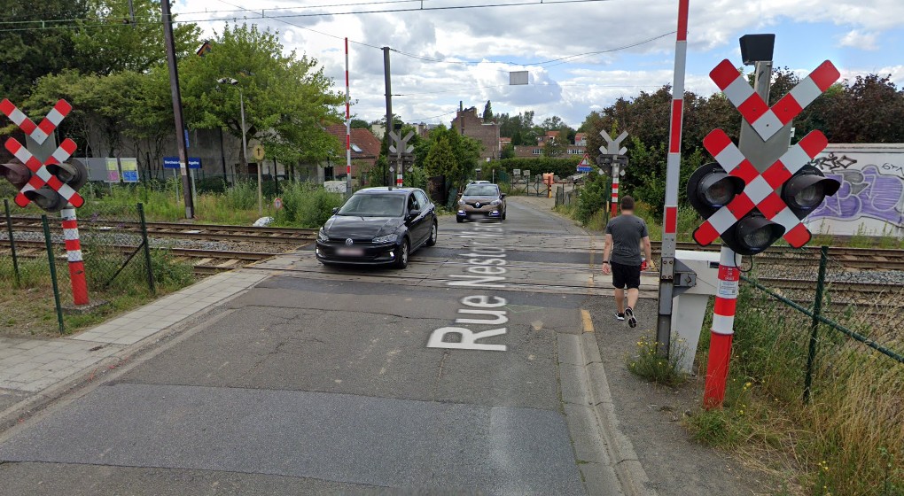 Rue Nestor Martin Passage à niveau - Berchem-Sainte-Agathe - Google Street View