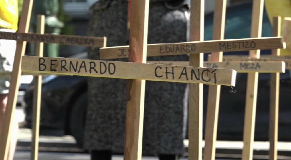 Croix en Bois Défenseur de l'environnement Colombie Amnesty International - BX1