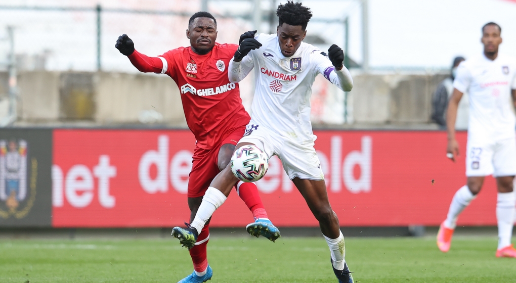 Duel Martin Hongla Albert Sambi Lokonga - Antwerp RSC Anderlecht - Belga Virginie Lefour