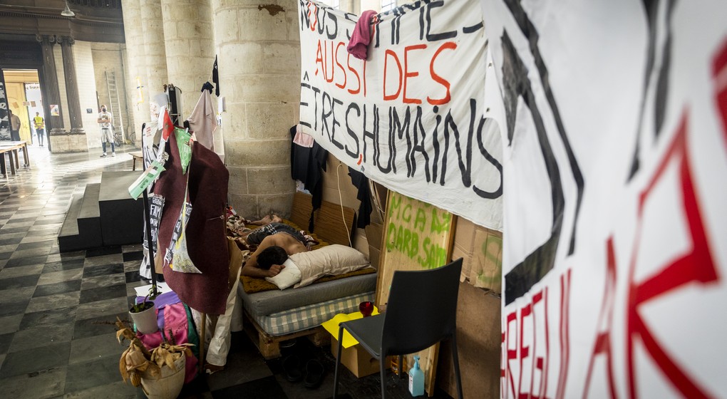 Grève sans-papiers église du béguinage - Belga Hatim Kaghat