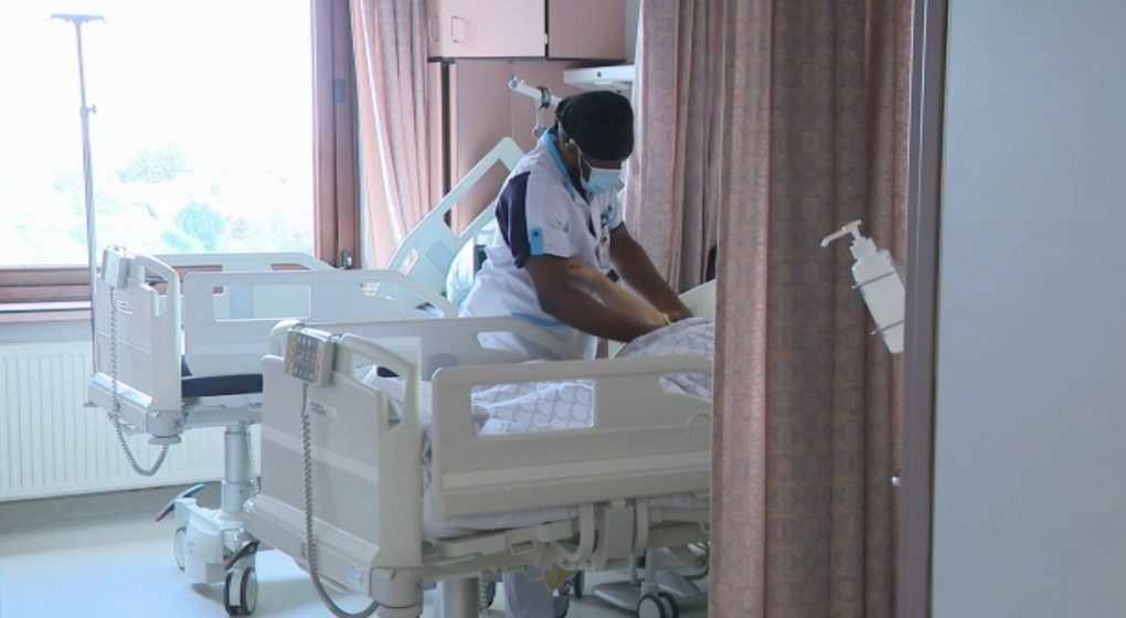 Covid-19 Infirmier Hôpital Patient - Capture BX1