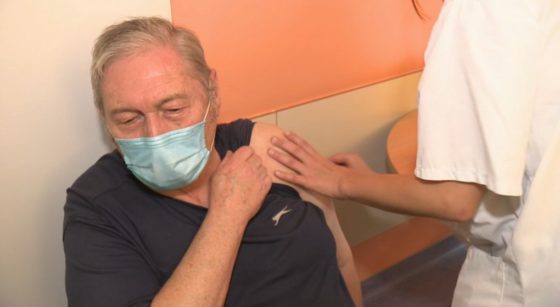 Vaccin Covid-19 Coronavirus Personne âgée - Capture BX1