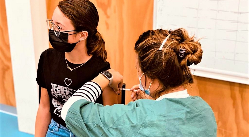 Élève Adolescente Athénée Koekelberg Vaccin Covid-19 - VGC