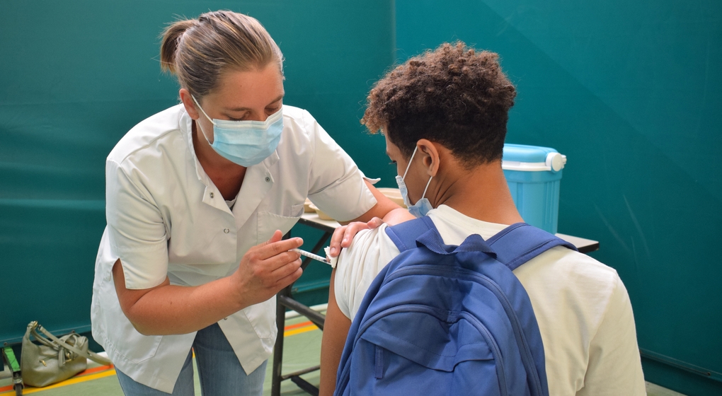 Vaccin Jeune Élève Adolescent Covid-19 - Belga Joris Vliegen