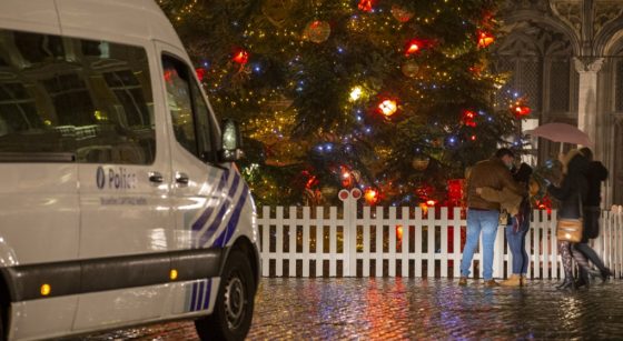 Sapin de Noël Grand-Place Covid-19 Confinement 2020 - Belga Nicolas Maeterlinck