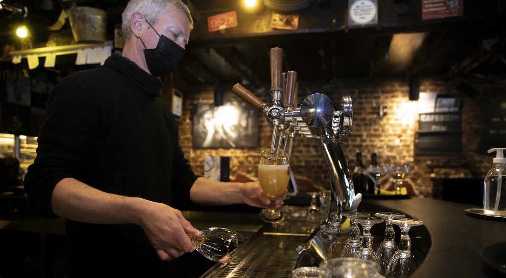 Bière Café Restaurant Masque Covid-19 - Belga Hatim Kaghat