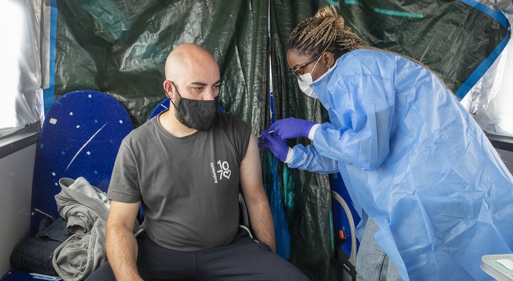 Vaccin Covid-19 Vacci-bus Vaccination Covid-19 Cocom - Belga Nicolas Maeterlinck