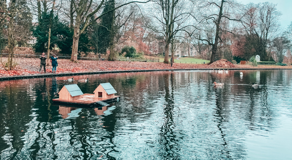Cabane pour animaux sur l'étang du Parc Josaphat Photo: Commune de Schaarbeek