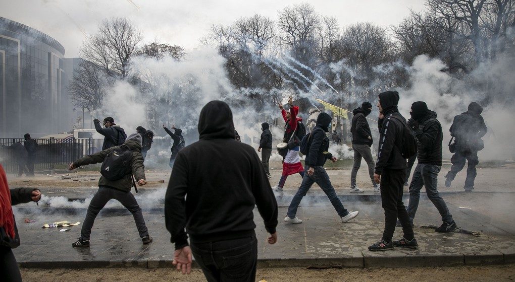 Manifestation Manifestants Violences Anti-CST Mesures sanitaires 23012022 - Belga Hatim Kaghat