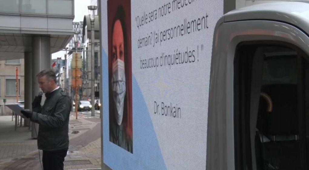 Message de Médecins SansVoix Manifestation Absym - Belga