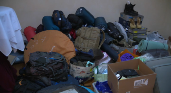 Mobilisation à l'ambassade d'Ukraine pour aider les Ukrainiens - Photo : BX1