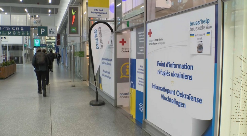 Réfugiés Ukrainiens BrussHelp Point Gare du Midi - Capture BX1