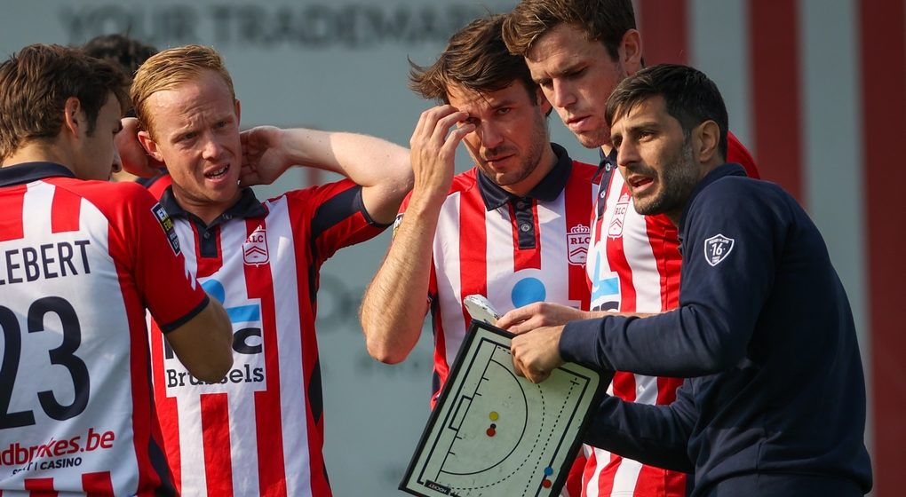 Agustin Corradini avec joueurs Leopold Uccle - Belga Virginie Lefour