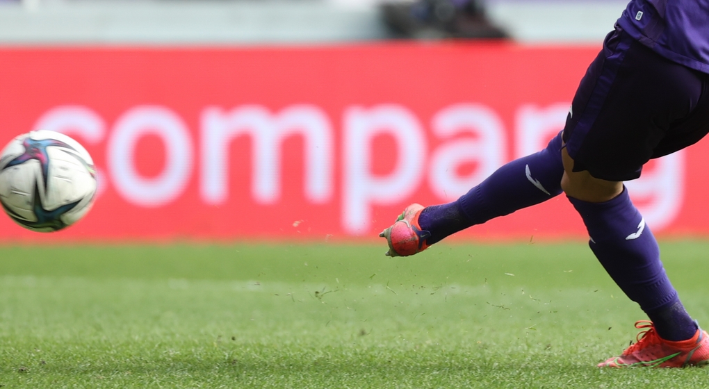 ballon de football Coup Franc RSC Anderlecht Refaelov - Belga Virginie Lefour