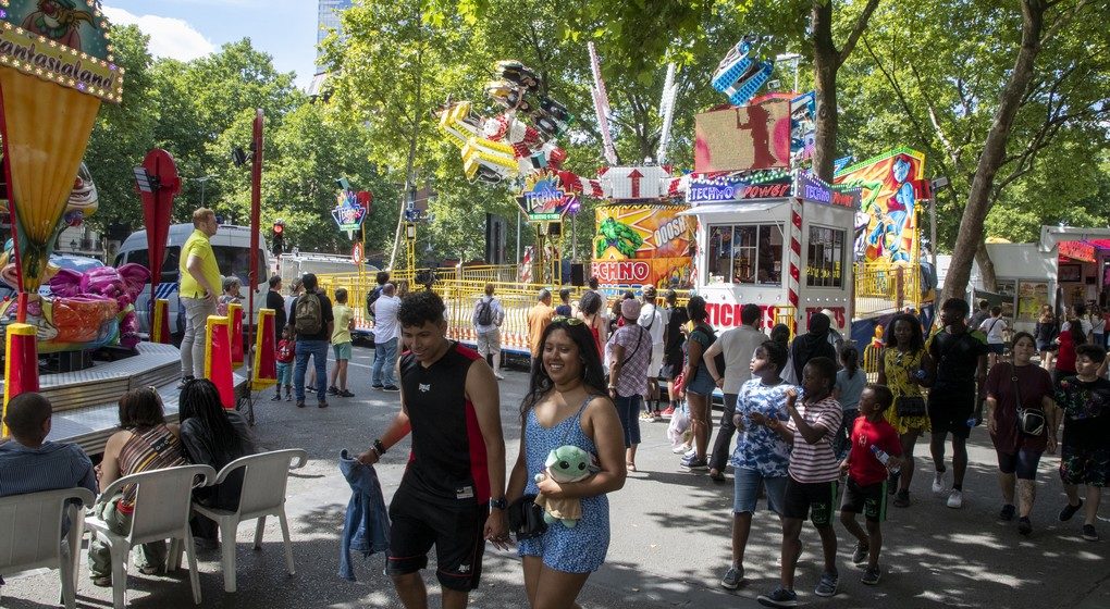 Foire du Midi Public Foule Attractions - Belga Nicolas Maeterlinck