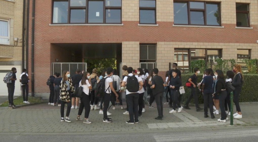 Classe Ecole secondaire Elèves dehors - BX1