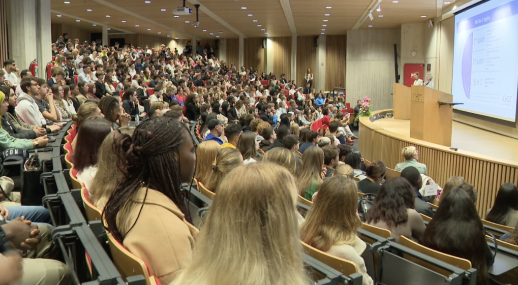 Auditoire Ichec Université Haute Ecole Etudiants - BX1