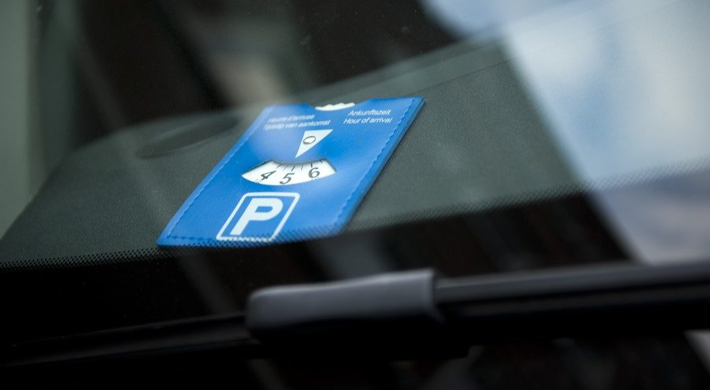 Disque stationnement parking zone bleue - Illustration Belga