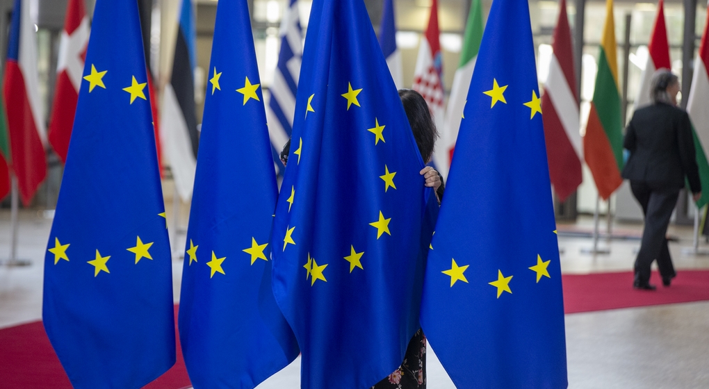 Drapeaux Europe Union Européenne QG - Belga Nicolas Maeterlinck