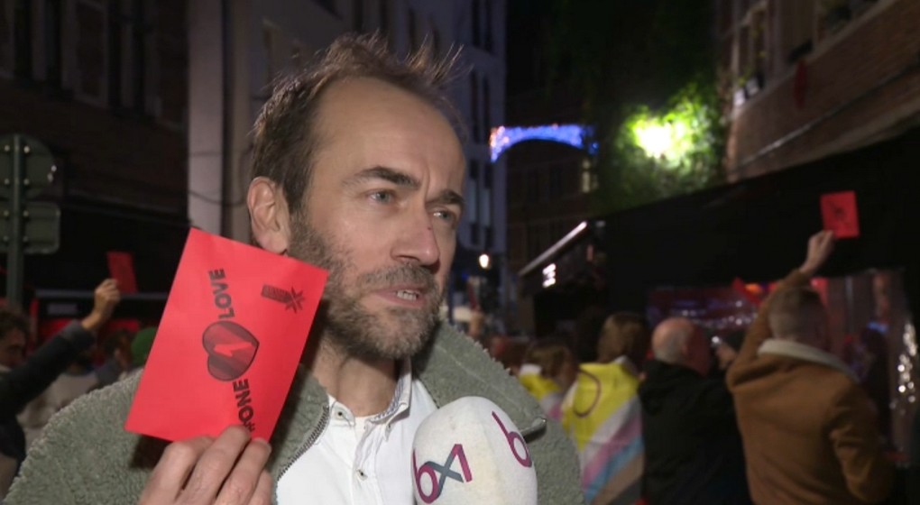 Carton rouge One Love RainbowHouse FIFA - BX1