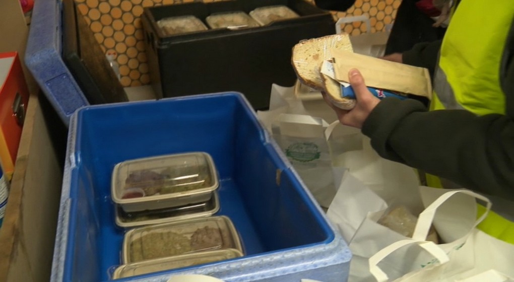 Distribution de repas Solidarité Opération Thermos 2021 - BX1.jpg