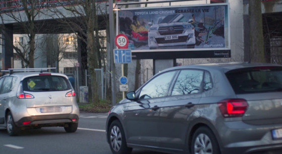 Extinction Rebellion détourne des publicités de Toyota et BMW en marge du Salon de l'Auto - Photo : Extinction Rebellion
