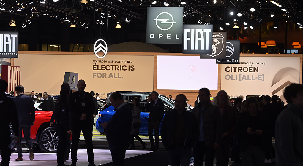 Public au salon de l'auto 2023 - Photo : Belga Image/Eric Lalmand